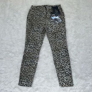 NWT- Jessie Leopard Jegging Ankle Pants Size 6